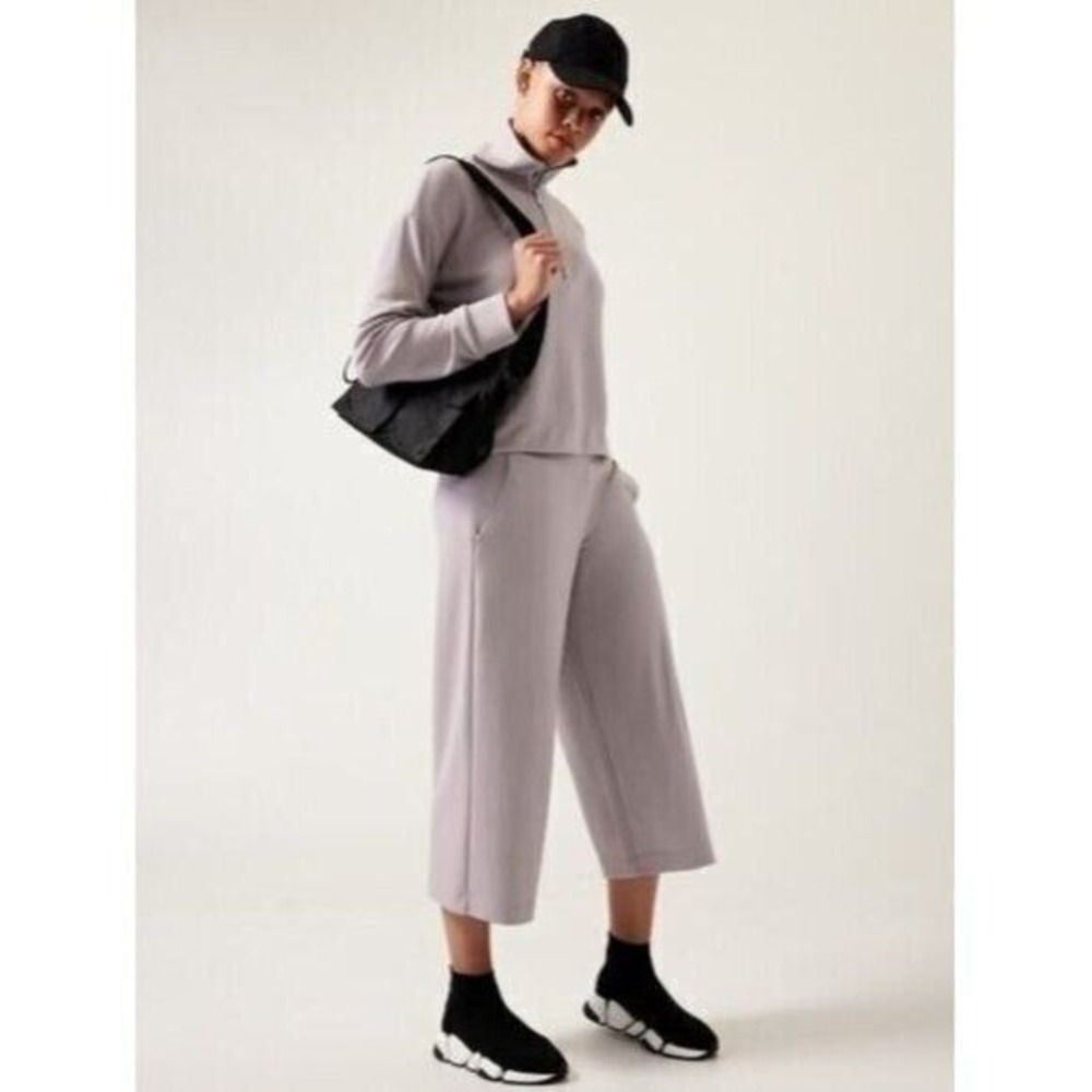 ATHLETA Seasoft Wide Crop Cropped Pant #882621 M Tinsel Purple Gray Modal Blend